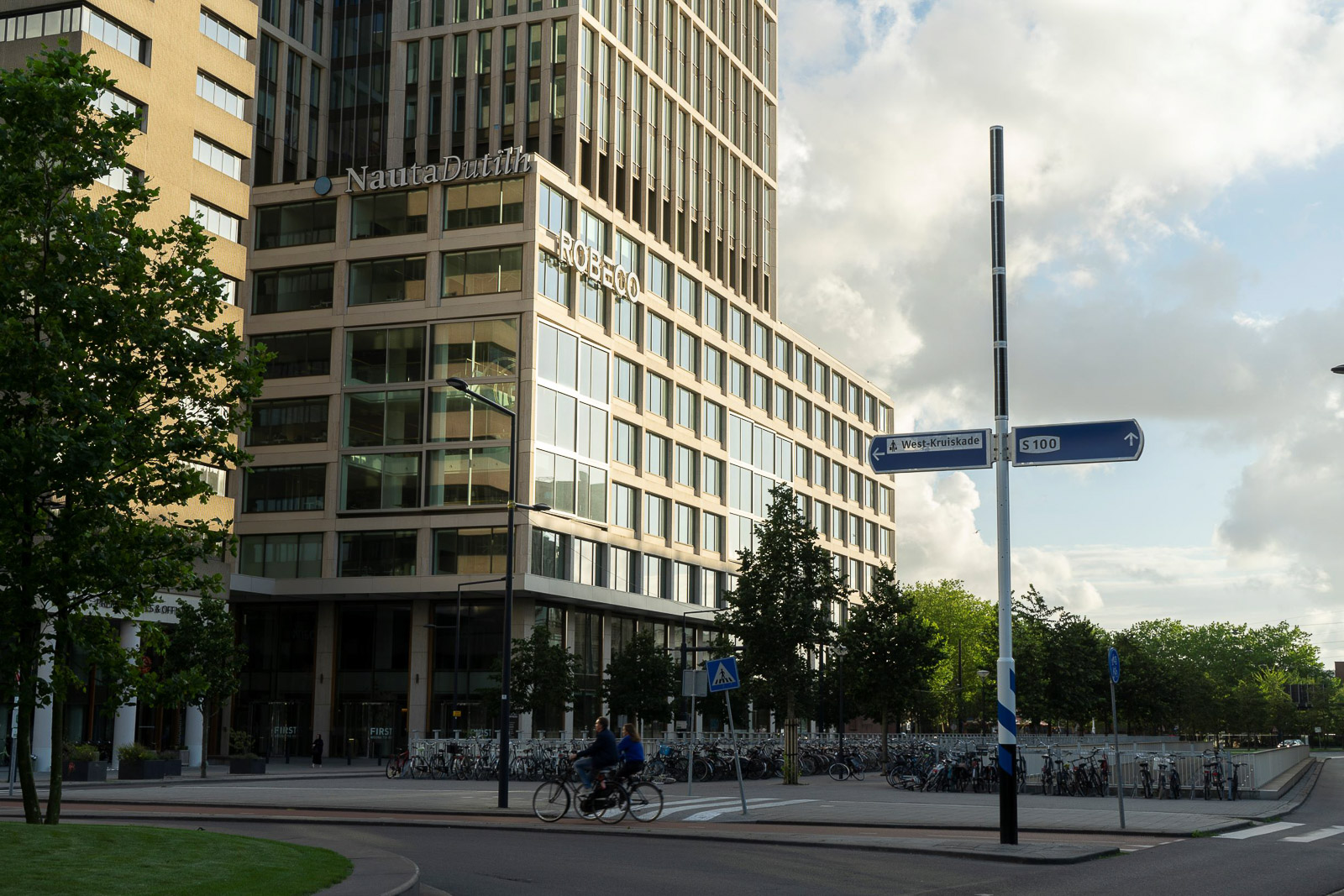 Soluxio illuminated road signage in Rotterdam