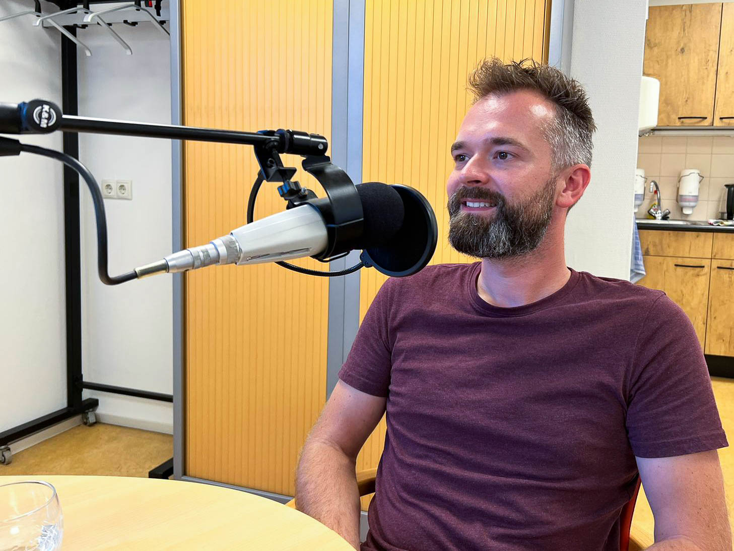 Lennert van den Berg at radio show for Omroep Wetering 